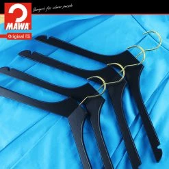 Reston Lloyd Best In Wood Metropolis Series, Bodyform Shirt With Shoulder Notches Hanger, Profi 45/RE, Black, Gold Hook